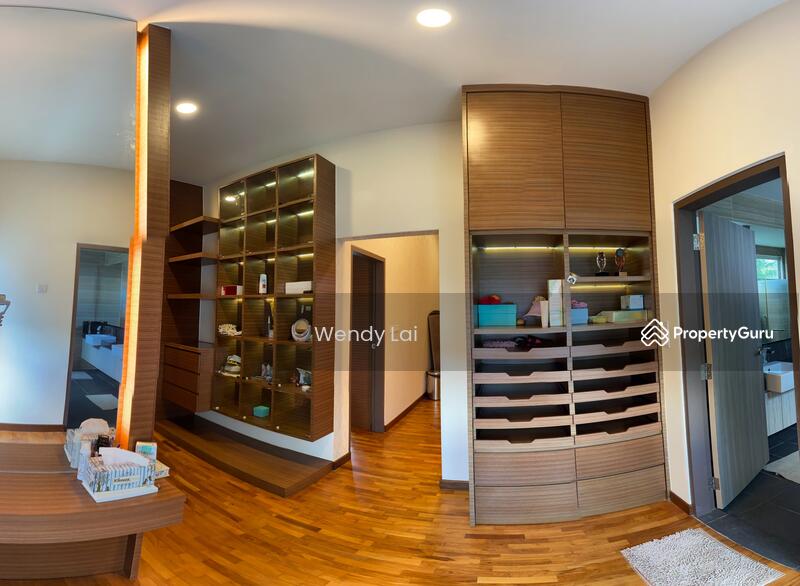 Bungalow for Sale in Leisure Farm (Gelang Patah) - Wendy Lai - Walk-in Wardrobe - PropertyGuru.com.my