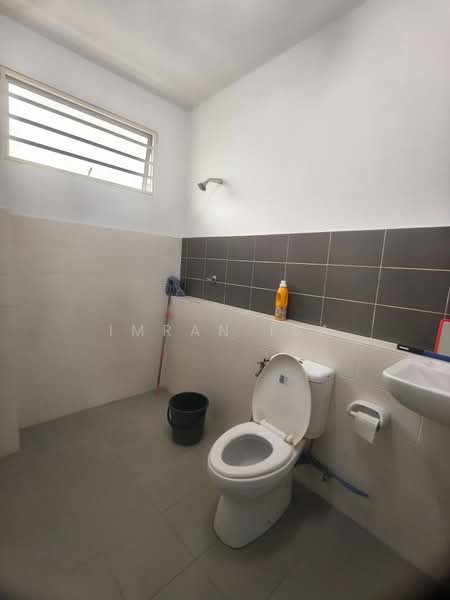 2-storey Terraced House for Sale in Bandar Enstek (Negeri Sembilan) - Imran Isa - Bathroom - PropertyGuru.com.my