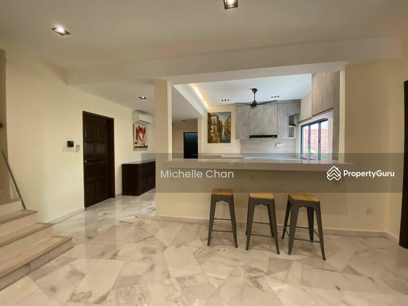 For Rent - Semi-D house at Taman Overseas Union (Taman Oug)