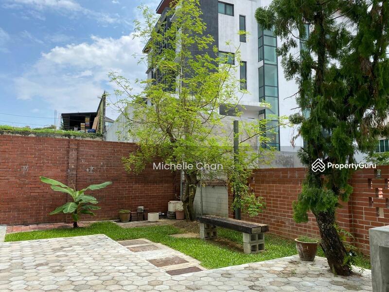 For Rent - Semi-D house at Taman Overseas Union (Taman Oug)