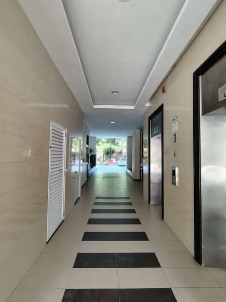 Kondominium untuk Dijual di Parkview Towers - Jerry So - Corridor - PropertyGuru.com.my