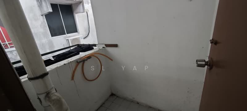 Pangsapuri untuk Dijual di Pangsaria Apartment - SL Yap - Balcony - PropertyGuru.com.my
