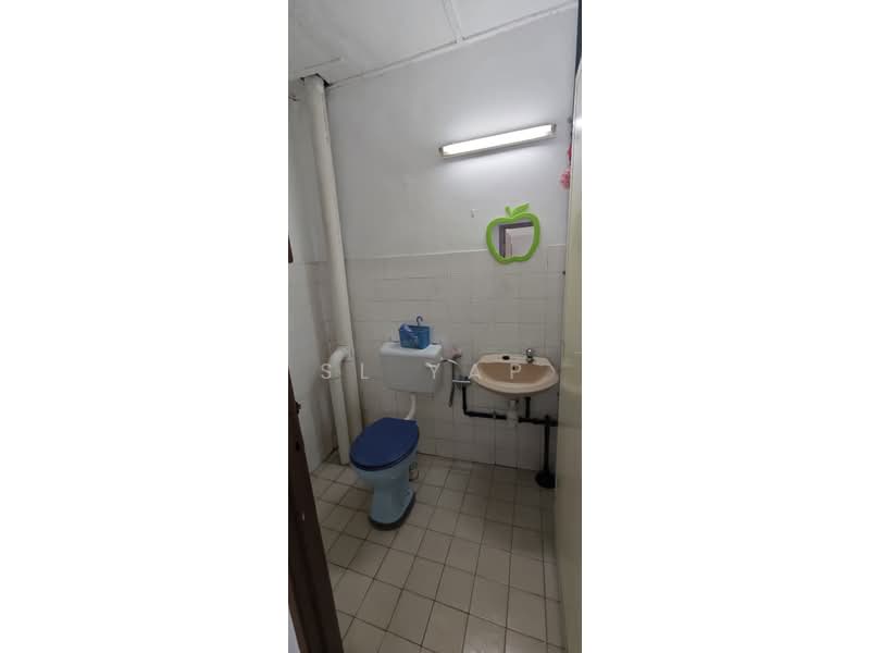 Pangsapuri untuk Dijual di Pangsaria Apartment - SL Yap - Bathroom - PropertyGuru.com.my