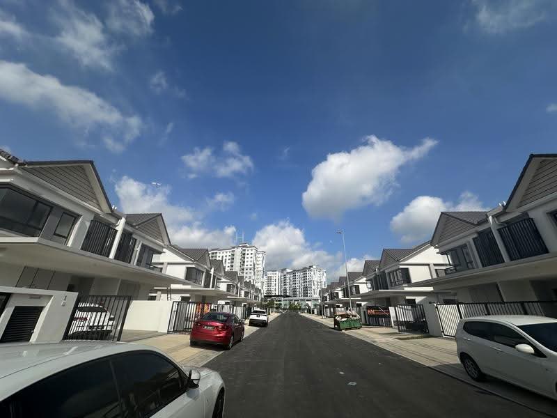 Semi-Detached House for Sale in Cyber 10 (Cyberjaya) - Chin . - Exterior - PropertyGuru.com.my