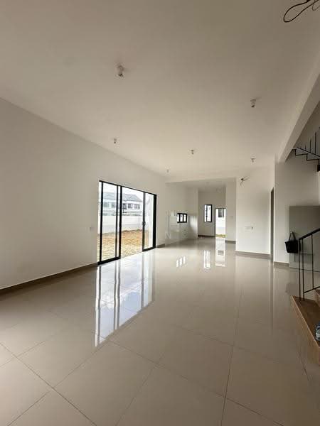 Semi-Detached House for Sale in Cyber 10 (Cyberjaya) - Chin . - Living Room - PropertyGuru.com.my