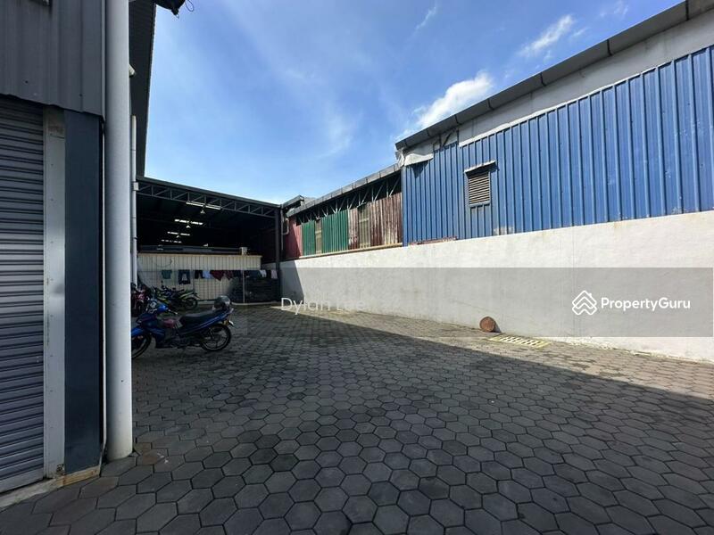 For Sale - 2.5 Storey Industrial New Factory Warehouse With 300 Amps @ Tmn Perindustian Ringan Juru For Sale
