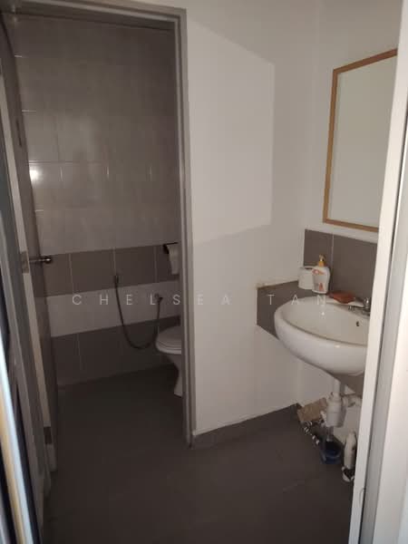 Kedai / Pejabat untuk Disewa di Petaling Jaya (Selangor) - Chelsea Tan - Bathroom - PropertyGuru.com.my