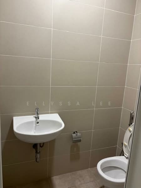 Kondominium untuk Dijual di Sky Condominium (Skyz Residence) - Ellyssa Lee - Bathroom - PropertyGuru.com.my