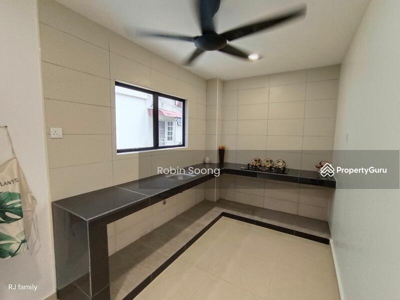 For Sale - Freehold 1 Storey Terrace house at Kampung Lapan
