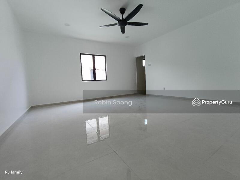 For Sale - Freehold 1 Storey Terrace house at Kampung Lapan
