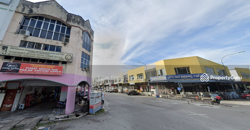 For Rent - (Corner Ground Floor) Bandar Rinching Seksyen 5 Semenyih