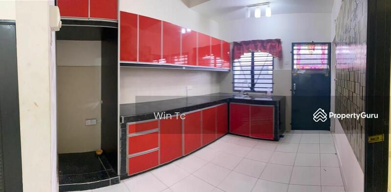 Untuk Dijual - Jalan Parklands Taman Semenyih Parklands