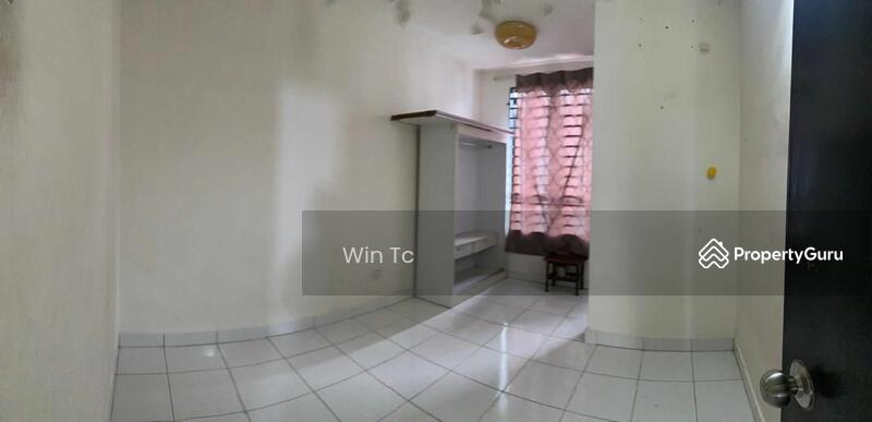 Untuk Dijual - Jalan Parklands Taman Semenyih Parklands