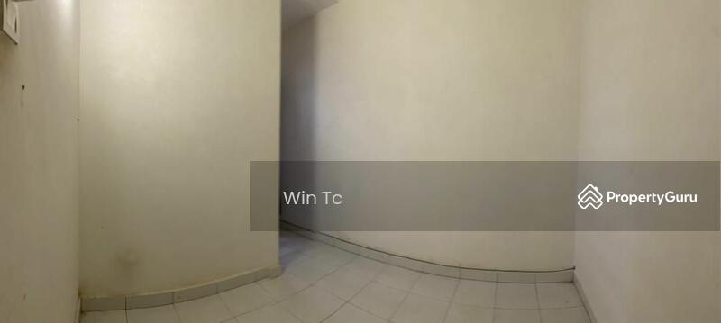 Untuk Dijual - Jalan Parklands Taman Semenyih Parklands