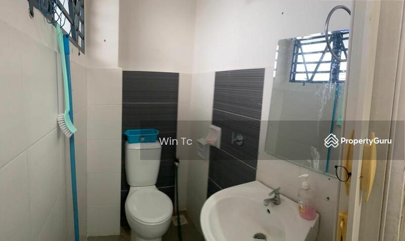 Untuk Dijual - Jalan Parklands Taman Semenyih Parklands