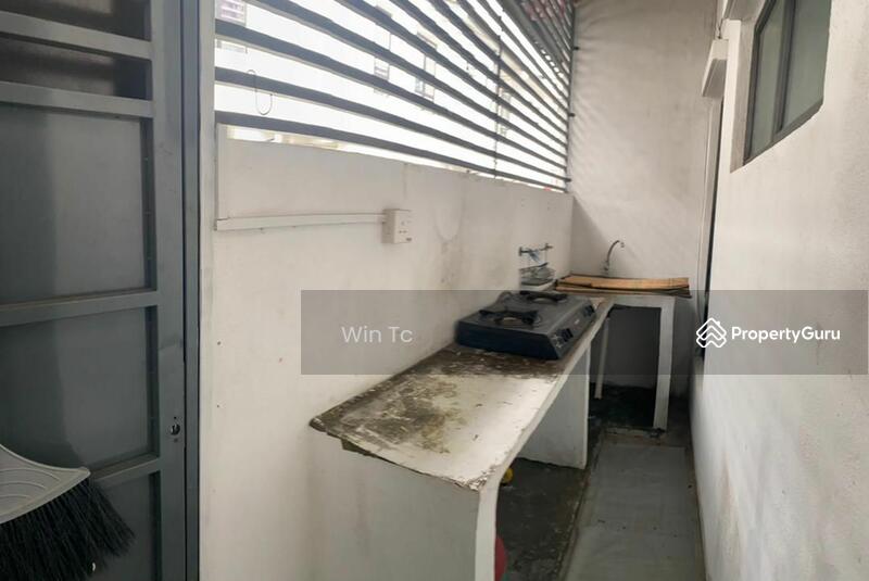 Untuk Dijual - Jalan Parklands Taman Semenyih Parklands