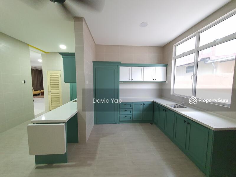 Untuk Dijual - Bandar Tun Hussein Onn , Lake Valley Avenue 6