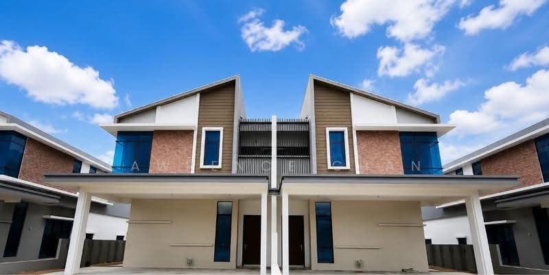Semi-Detached House for Sale in Kota Kemuning (Shah Alam) - Lawrence Chan - Exterior - PropertyGuru.com.my