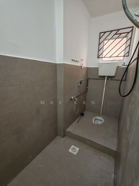 Rumah Teres 2 Tingkat untuk Disewa di Taman Johor Jaya (Johor Bahru) - Max Kan - Bathroom - PropertyGuru.com.my