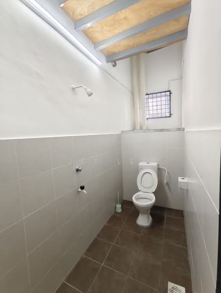 Kedai untuk Disewa di Kangkar Pulai (Skudai) - Jet Lee - Bathroom - PropertyGuru.com.my