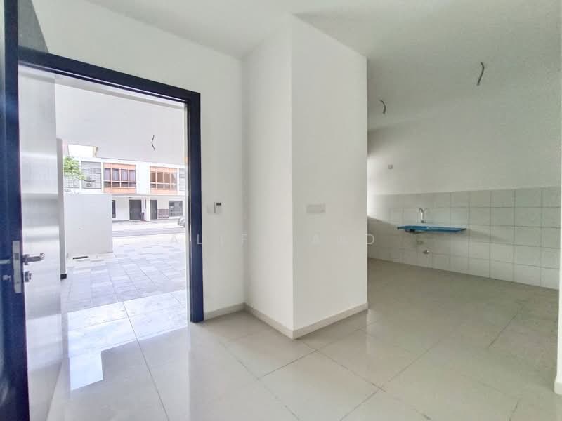 Rumah Teres 2 Tingkat untuk Dijual di Sepang (Selangor) - Alif Saad - PropertyGuru.com.my