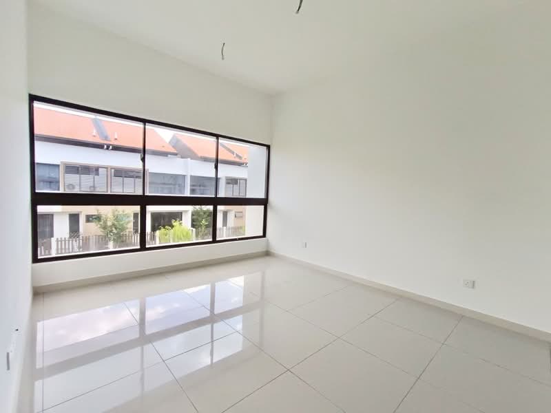 Rumah Teres 2 Tingkat untuk Dijual di Sepang (Selangor) - Alif Saad - PropertyGuru.com.my