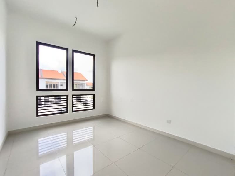 Rumah Teres 2 Tingkat untuk Dijual di Sepang (Selangor) - Alif Saad - PropertyGuru.com.my