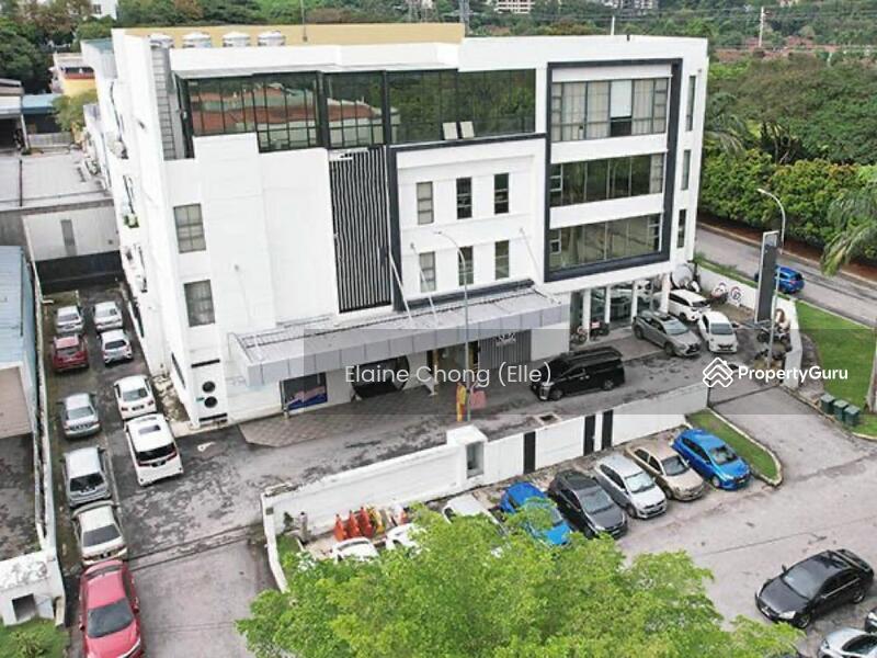 For Rent - (Trendy design) With lift. Park 20 cars. Move in condition