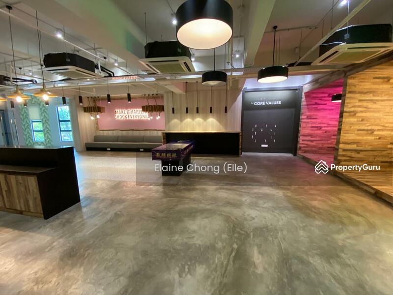 For Rent - (Trendy design) With lift. Park 20 cars. Move in condition