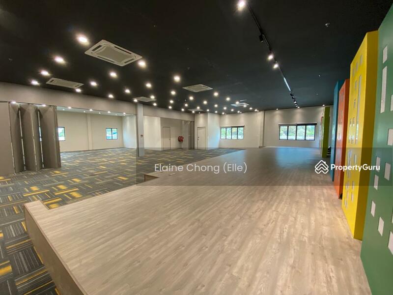For Rent - (Trendy design) With lift. Park 20 cars. Move in condition