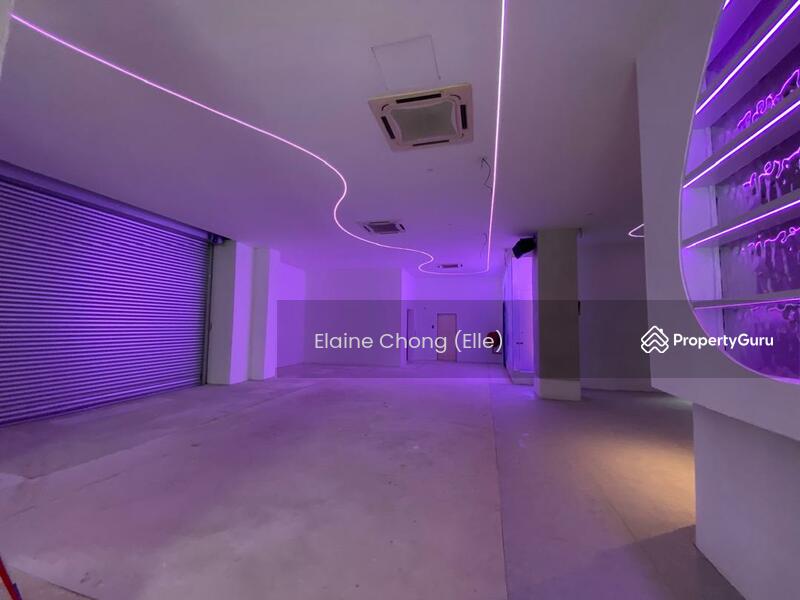 For Rent - (Trendy design) With lift. Park 20 cars. Move in condition