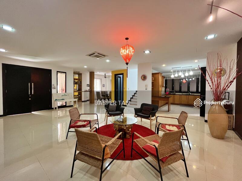 For Sale - Value Buy. 3 Storey Bungalow @ Taman Persiaran Desa, Seputeh, KL