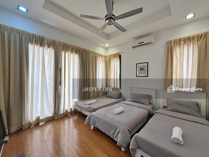 For Sale - Value Buy. 3 Storey Bungalow @ Taman Persiaran Desa, Seputeh, KL