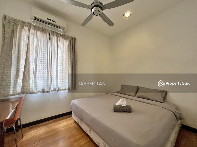 For Sale - Value Buy. 3 Storey Bungalow @ Taman Persiaran Desa, Seputeh, KL