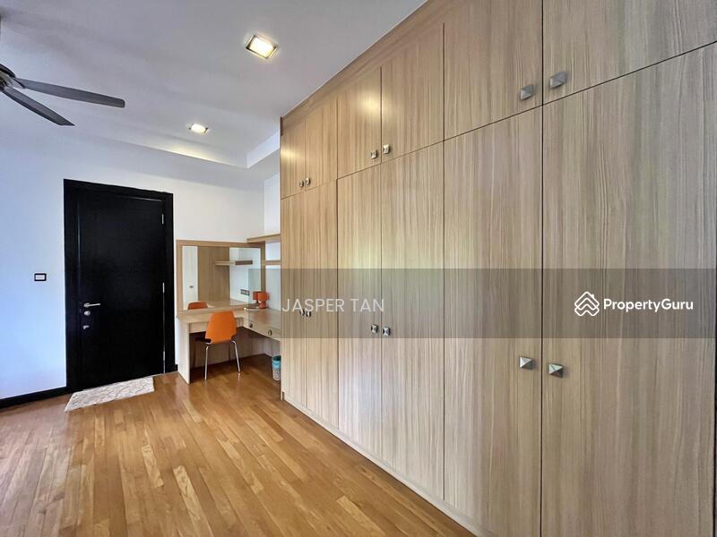 For Sale - Value Buy. 3 Storey Bungalow @ Taman Persiaran Desa, Seputeh, KL