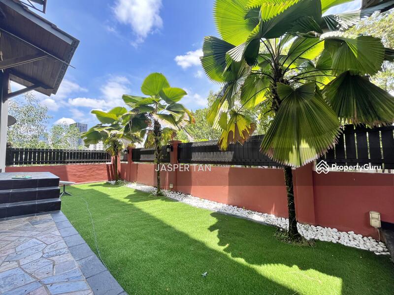 For Sale - Value Buy. 3 Storey Bungalow @ Taman Persiaran Desa, Seputeh, KL