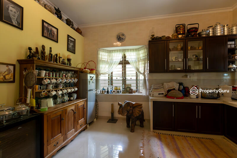 Beautiful 2.5 Storey Semi Detached with Koi Fish Pond untuk Untuk Dijual - RM 1,650,000, Mac 2026 - PropertyGuru.com.my