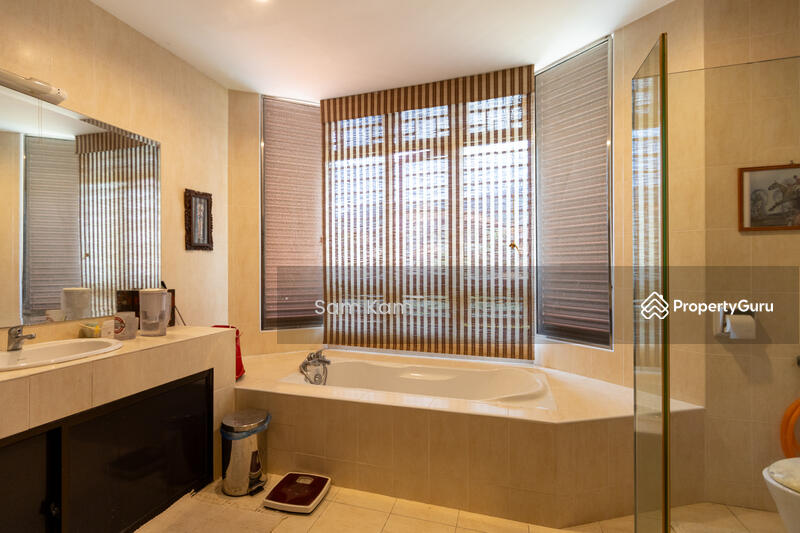 Beautiful 2.5 Storey Semi Detached with Koi Fish Pond untuk Untuk Dijual - RM 1,650,000, Mac 2026 - PropertyGuru.com.my