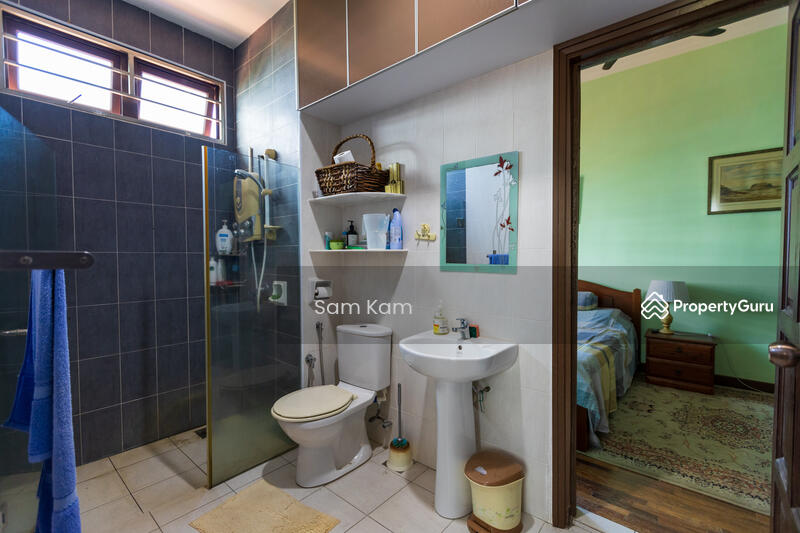 Beautiful 2.5 Storey Semi Detached with Koi Fish Pond untuk Untuk Dijual - RM 1,650,000, Mac 2026 - PropertyGuru.com.my