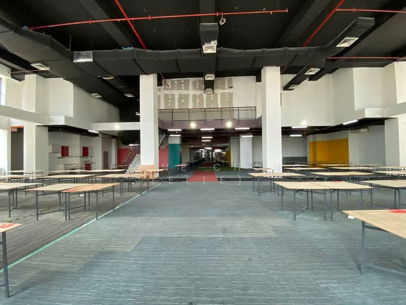 For Rent - [LRT] Mall, high ceiling