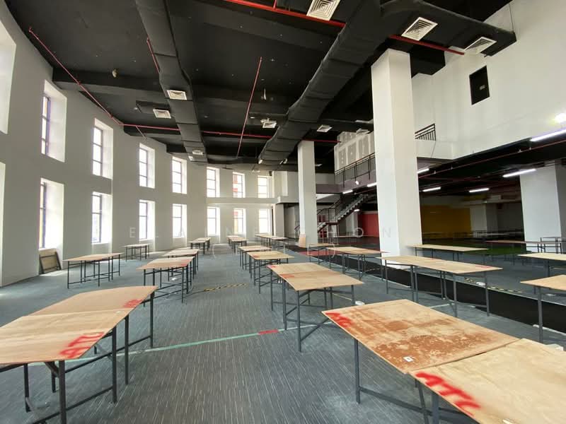 For Rent - [LRT] Mall, high ceiling