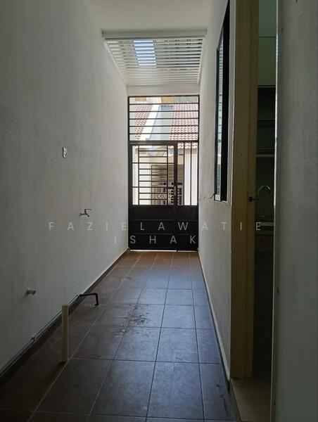 For Rent - [FOR RENT] Teres 1.5 Tingkat Precint 7, Springvales, Kotasas, Kuantan