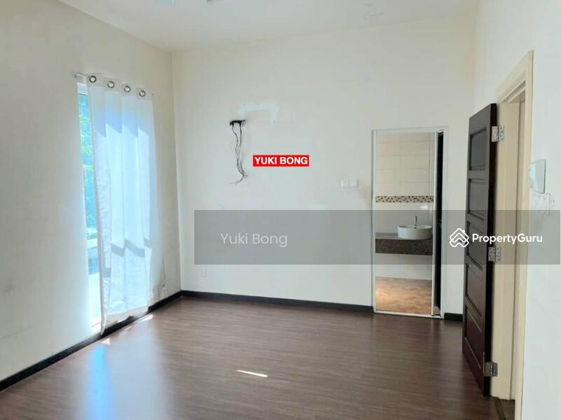 For Sale - 3-Storey Semi-D at Bukit Jambul for sell