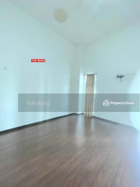 For Sale - 3-Storey Semi-D at Bukit Jambul for sell