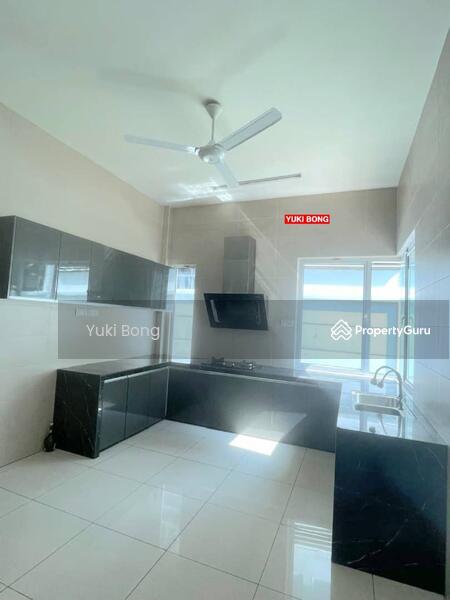 For Sale - 3-Storey Semi-D at Bukit Jambul for sell