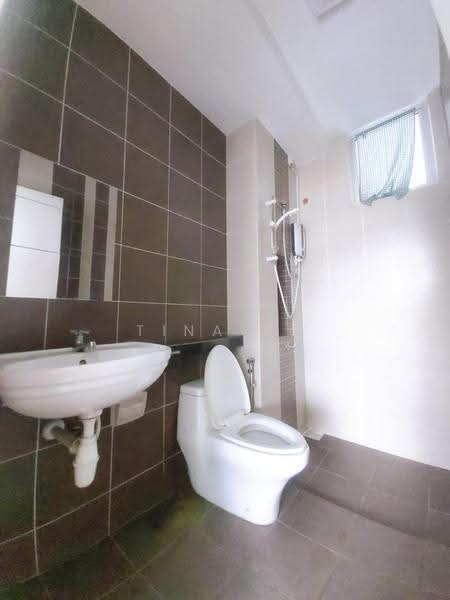 Apartment for Sale at D'Rich Executive Suites - Tina So - Bathroom - PropertyGuru.com.my