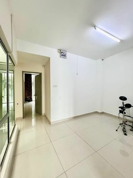Rumah Teres 2 Tingkat untuk Dijual di Lestari Putra (Seri Kembangan) - Steve Tham - PropertyGuru.com.my