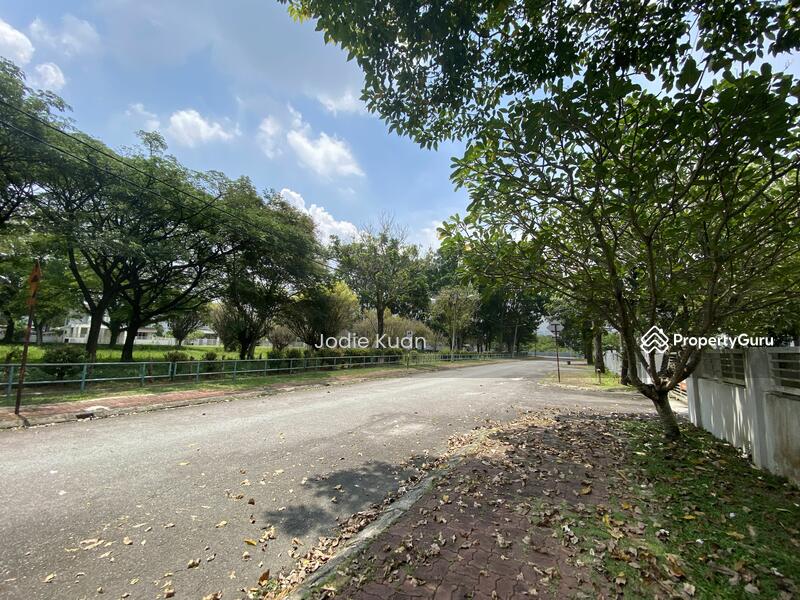 Facing to open area 