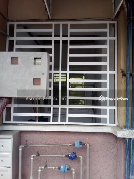 Untuk Disewa - Townhouse in Subang Permata@Pangsapuri Seri Delima For Rental