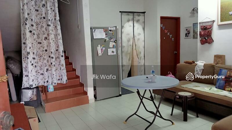 Untuk Dijual - 1 half terrace corner lot Seksyen 7 Kota Damansara